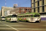 Postkort: San Francisco E-Embarcadero Steetcar med motorvogn 1008 nær Market & Sanchez (1969)