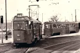 Postkort: Stockholm sporvognslinje 1 med motorvogn 434 på Tegelbacken (1959-1961)