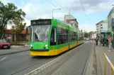 Poznań sporvognslinje 14 med lavgulvsledvogn 506 ved Sielska (2008)