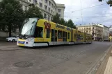 Riga sporvognslinje 11 med lavgulvsledvogn 57191 på Aspazijas bulvāris (2018)