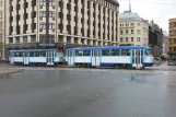 Riga sporvognslinje 5 med motorvogn 30166 i krydset Aspazijas bulvāris/Kaļķu iela (2012)