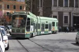 Rom ekstralinje 2/ med lavgulvsledvogn 9015 ved Risorgimento S.Pietro set forfra (2010)