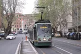 Rom sporvognslinje 19 med lavgulvsledvogn 9012 på Viale Liegi (2010)
