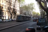 Rom sporvognslinje 8 med lavgulvsledvogn 9250 tæt på Trastevere / Min Istruzione (2010)