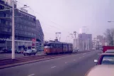 Rotterdam sporvognslinje 6 med ledvogn 1373 på Vasteland (1987)