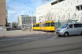 Rotterdam sporvognslinje 8 med ledvogn 733 på Beurstraverse (2010)