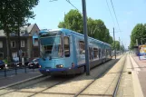Rouen sporvognslinje M med lavgulvsledvogn 814 ved Avenue de Caen (2010)