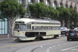 San Francisco F-Market & Wharves med motorvogn 1056 på Steuart Street (2010)