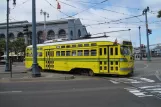 San Francisco F-Market & Wharves med motorvogn 1057 i krydset The Embarcadero/Mission Street (2010)