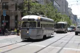 San Francisco F-Market & Wharves med motorvogn 1060 på Market Street (2010)