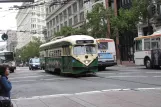 San Francisco F-Market & Wharves med motorvogn 1062 på Market Street (2010)