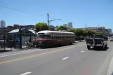 San Francisco F-Market & Wharves med motorvogn 1077 ved Stockton & Beach (2010)