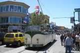 San Francisco F-Market & Wharves med motorvogn 228 på Jefferson Street (2010)