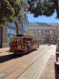 San Francisco kabelbane Powell-Hyde med kabelsporvogn 11 ved Powell St. (2023)