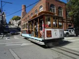 San Francisco kabelbane Powell-Hyde med kabelsporvogn 19 på Washington Street (2023)