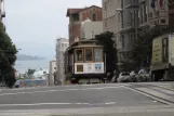 San Francisco kabelbane Powell-Mason med kabelsporvogn 14 på Mason Street (2010)