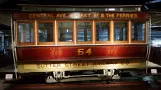 San Francisco kabelsporvogn 54 i San Francisco Cable Car Museum  set fra siden (2021)