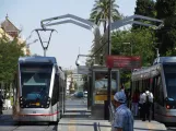 Sevilla sporvognslinje T1 med lavgulvsledvogn 304 ved Prado De San Sebastian (2017)