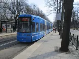 Stockholm sporvognslinje 7S Spårväg City med lavgulvsledvogn 5 ved Nordiska Museet/Vasamuseet (2019)