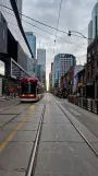 Toronto lavgulvsledvogn 4582 på King St West at Bay St West Side (2024)
