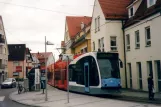 Ulm sporvognslinje 1 med lavgulvsledvogn 45 "Otto (Otl) Aiecher" ved Söflingen (2007)