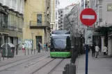 Vitoria-Gasteiz sporvognslinje T2 med lavgulvsledvogn 505 ved Angulema (2012)
