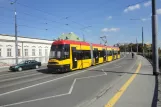 Warszawa sporvognslinje 26 med lavgulvsledvogn 3178 på aleja Solidarności (2012)