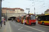 Warszawa sporvognslinje 26 med motorvogn 1306 ved Stare Miasto (2011)