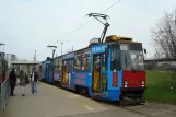 Warszawa sporvognslinje 33 med motorvogn 1450 ved Wyścigi (2011)