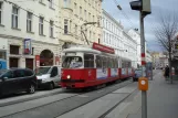 Wien ekstralinje 33 med ledvogn 4744 ved Laudongasse (2014)