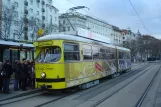 Wien Ring-Tram med ledvogn 4866 ved Schwedenplatz (2014)