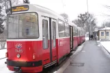 Wien sporvognslinje 1 med bivogn 1465 ved Prater Hauptallee (2013)