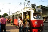 Wien sporvognslinje 6 med ledvogn 4515 ved Westbahnhof (2012)