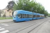 Zagreb lavgulvsledvogn 2247 på Ribnjak uljanik (2013)