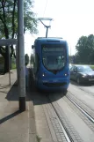 Zagreb sporvognslinje 12 med lavgulvsledvogn 2204 nær Hondlova (2008)