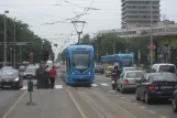 Zagreb sporvognslinje 17 med lavgulvsledvogn 2243 på Savska cesta (2008)