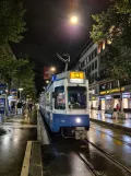 Zürich sporvognslinje 13 med ledvogn 2063 ved Bahnhofstrasse/HB (2022)