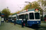 Zürich sporvognslinje 6 med ledvogn 2110 ved Zoo (2005)