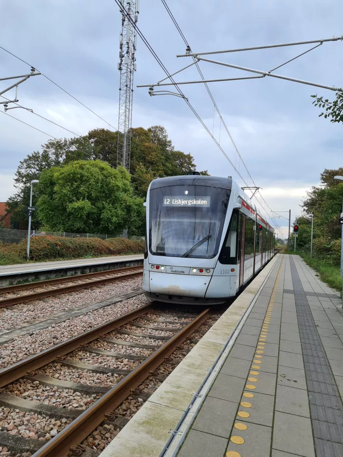 Aarhus letbanelinje L2 med lavgulvsledvogn 1102-1202 i Mårslet (2021)