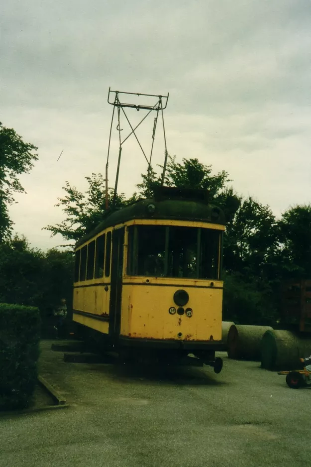 Aarhus motorvogn 15 i Grønhøjskolen, Øster Tørslev, set forfra (1987)