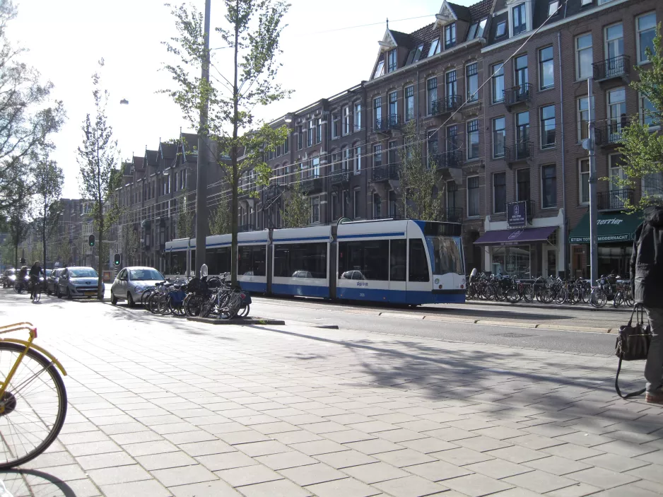 Amsterdam lavgulvsledvogn 2105 på Van Baerlestraat (2009)