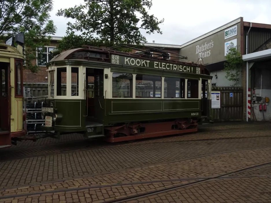 Amsterdam motorvogn 20 foran Electrische Museumtramlijn (2022)