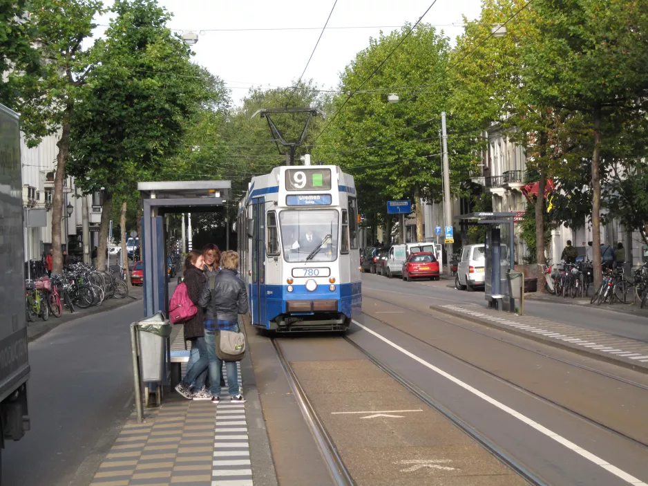 Amsterdam sporvognslinje 9 med ledvogn 780 ved Artis (2009)