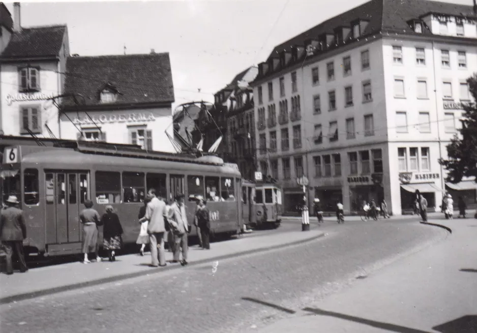Arkivfoto: Basel sporvognslinje 6 ved Barfüsserplatz (1951)