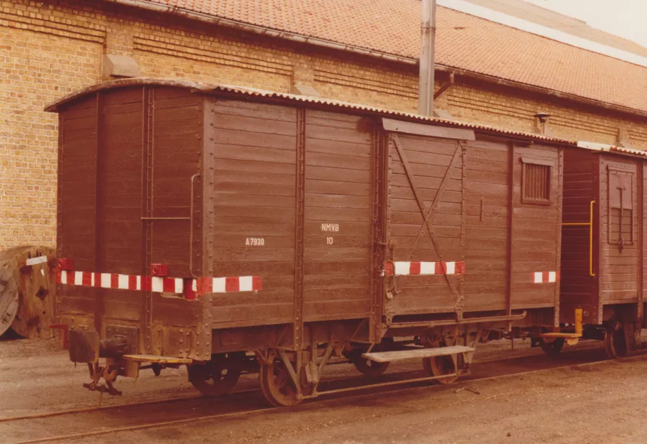 Arkivfoto: Bruxelles godsvogn A7930 ved remisen Knokke (1978)