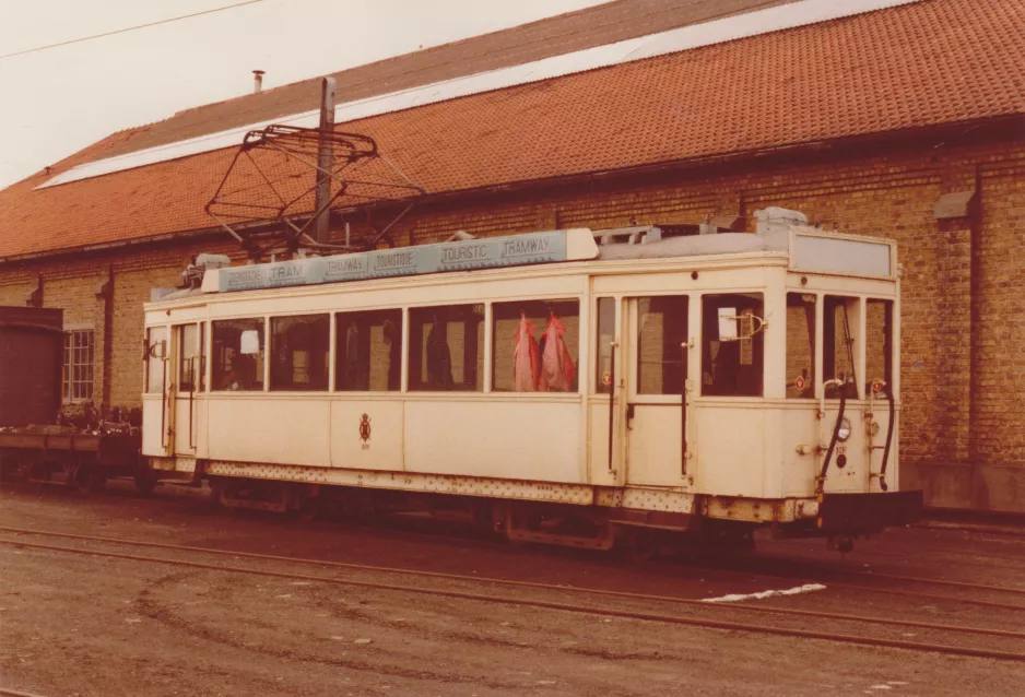 Arkivfoto: Bruxelles motorvogn 9291 ved remisen Knokke (1978)