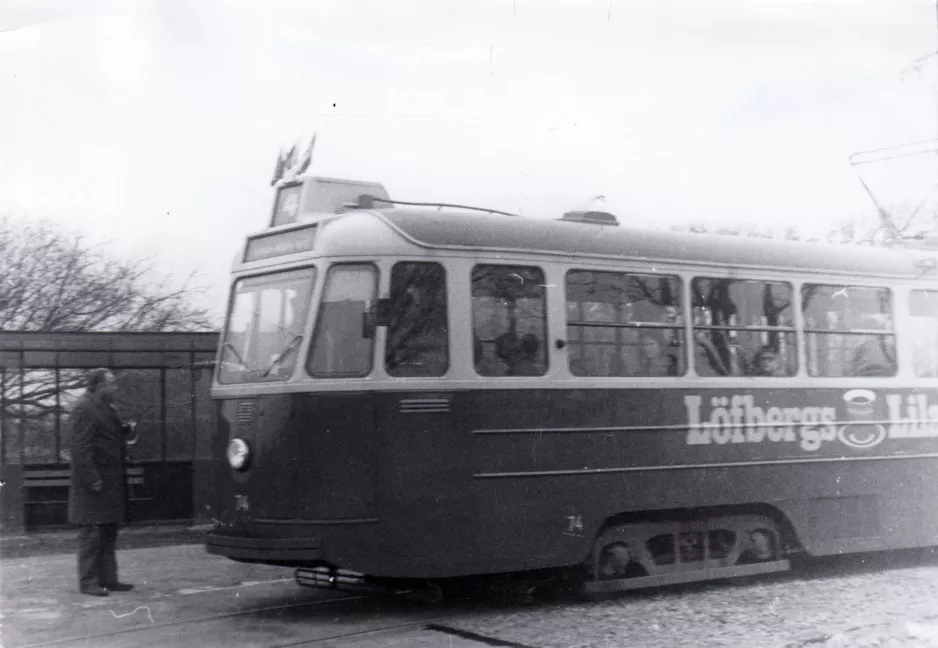 Arkivfoto: Malmø sporvognslinje 4 med motorvogn 74 ved Limhamn Linnégaten (1973)