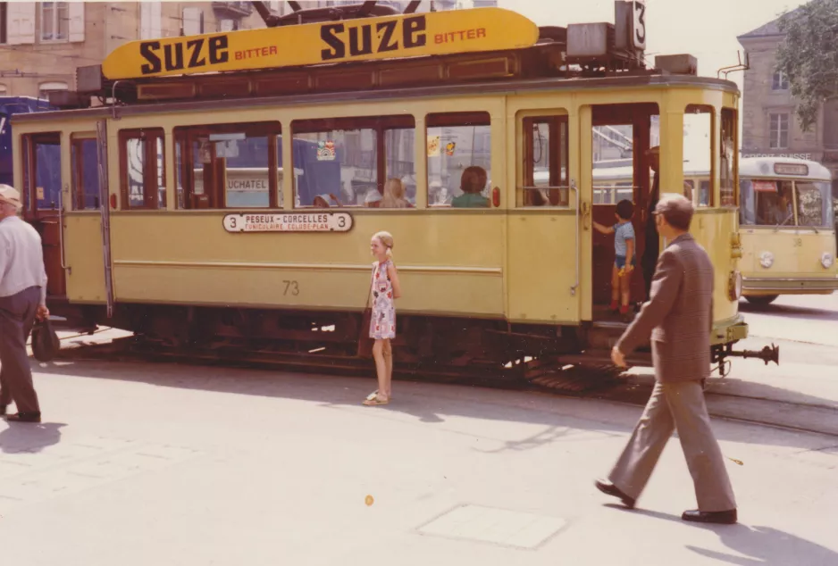 Arkivfoto: Neuchâtel sporvognslinje 3 med motorvogn 73 ved Place Pury (1976)