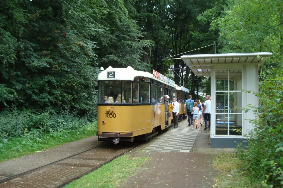 Arnhem museumslinje Tram med bivogn 1050 ved Freia (2014)