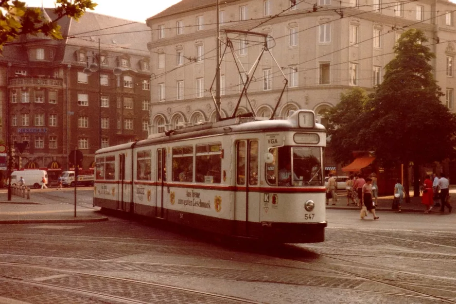 Augsburg sporvognslinje 1 med ledvogn 547 på Königsplatz (1982)
